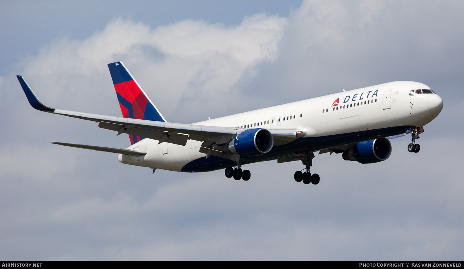 Aircraft Photo of N196DN | Boeing 767-332/ER | Delta Air Lines | AirHistory.net #477225