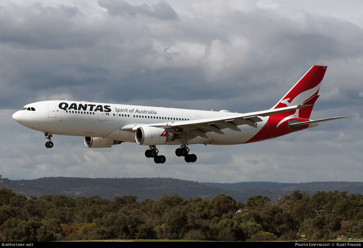 Aircraft Photo of VH-EBA | Airbus A330-202 | Qantas | AirHistory.net #477840