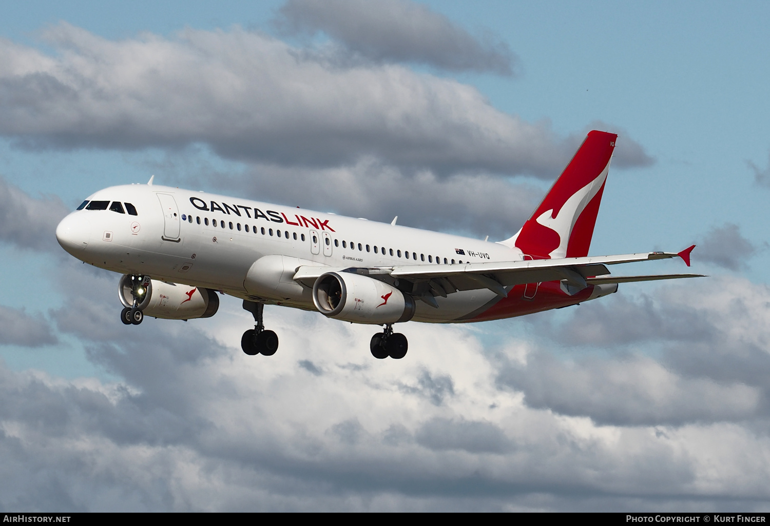 Aircraft Photo of VH-UVQ | Airbus A320-232 | QantasLink | AirHistory.net #477859