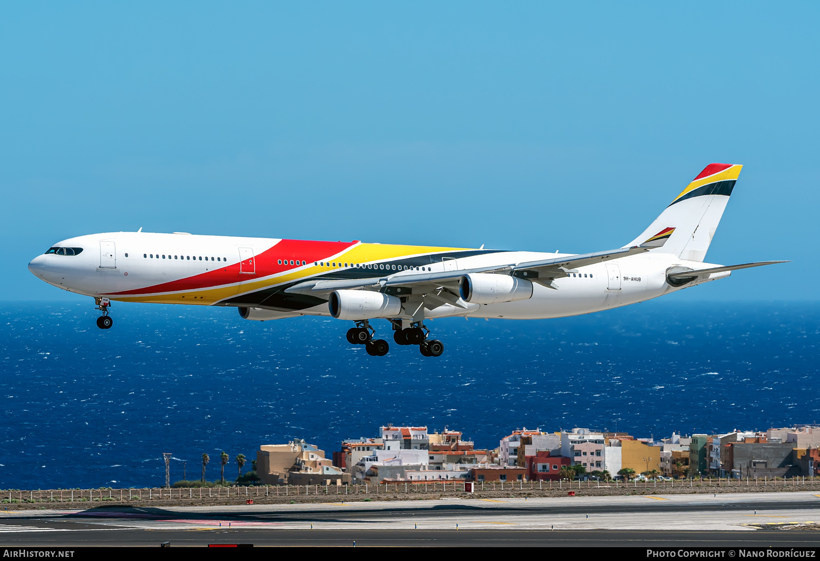 Aircraft Photo of 9H-AHUB | Airbus A340-313E | AirHistory.net #477911