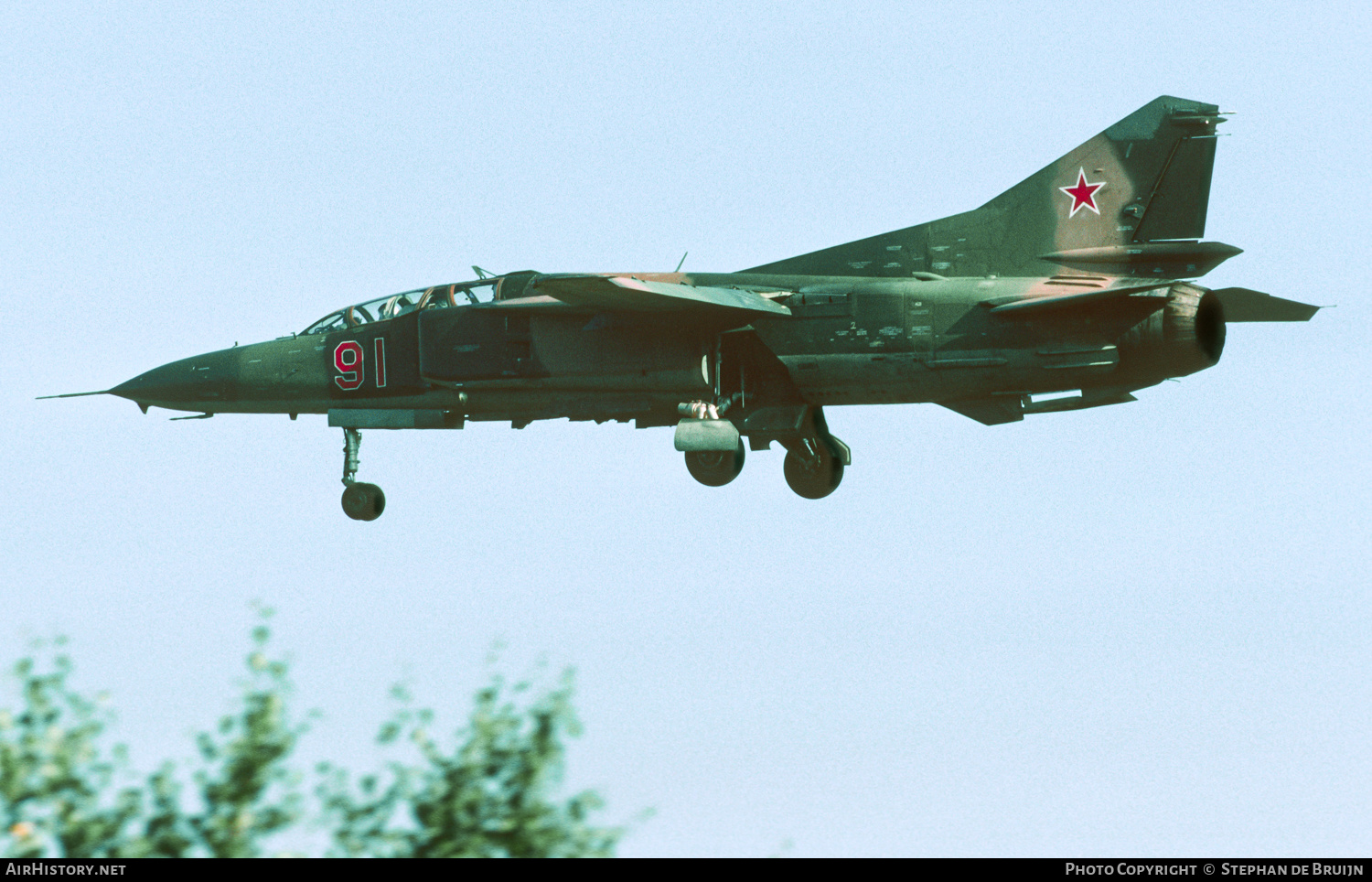 Aircraft Photo of 91 red | Mikoyan-Gurevich MiG-23UB | Russia - Air Force | AirHistory.net #477978