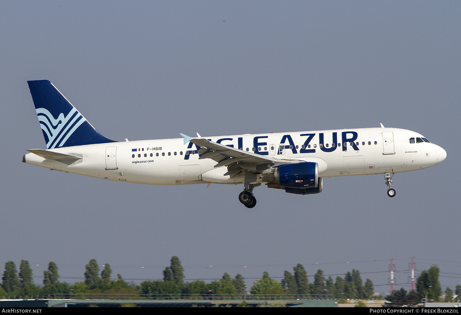 Aircraft Photo of F-HBIB | Airbus A320-214 | Aigle Azur | AirHistory.net #478036