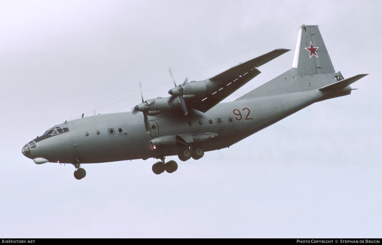 Aircraft Photo of 92 red | Antonov An-12BP | Soviet Union - Air Force | AirHistory.net #478073
