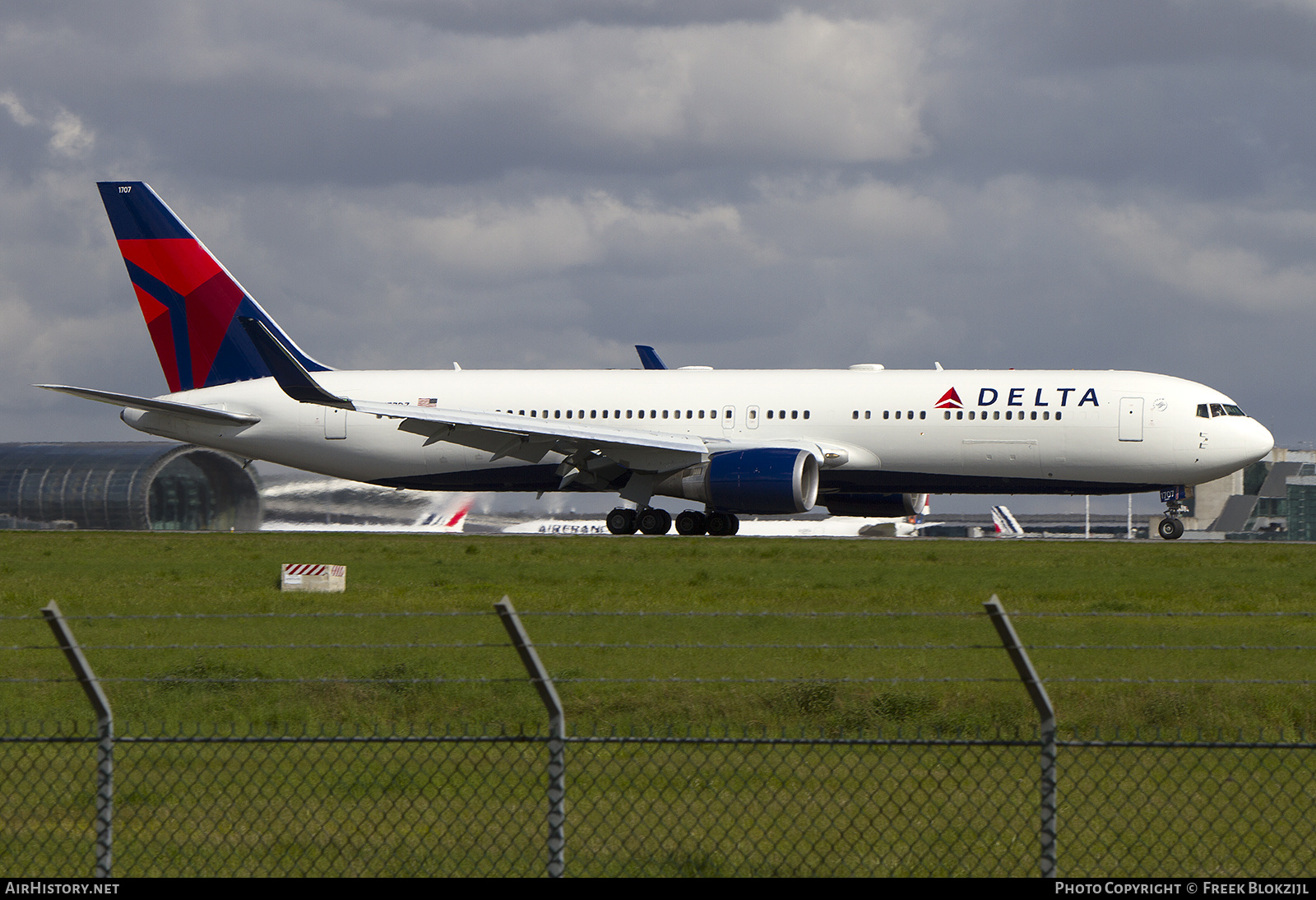 Aircraft Photo of N177DZ | Boeing 767-332/ER | Delta Air Lines | AirHistory.net #478094