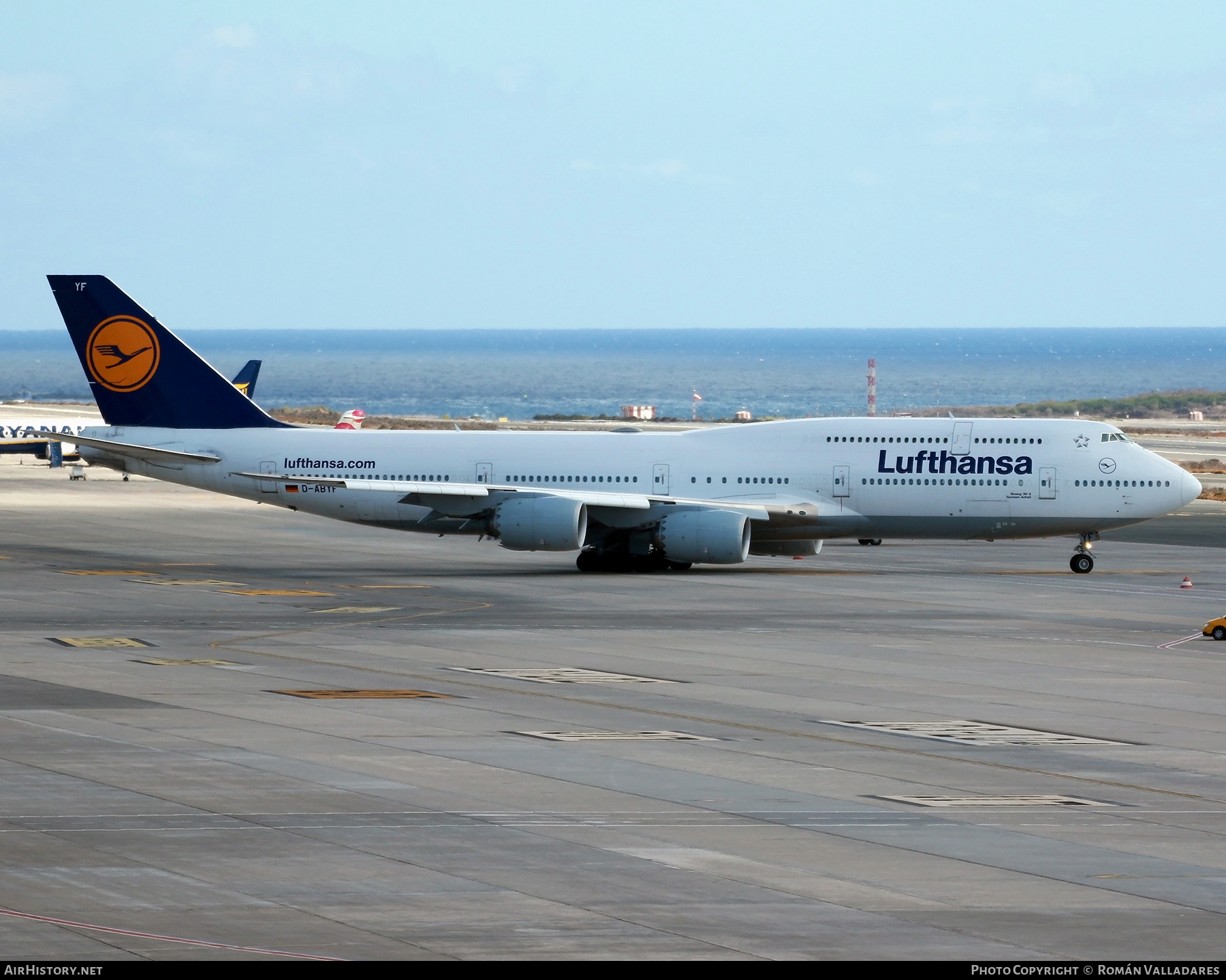 Aircraft Photo of D-ABYF | Boeing 747-830 | Lufthansa | AirHistory.net #478098