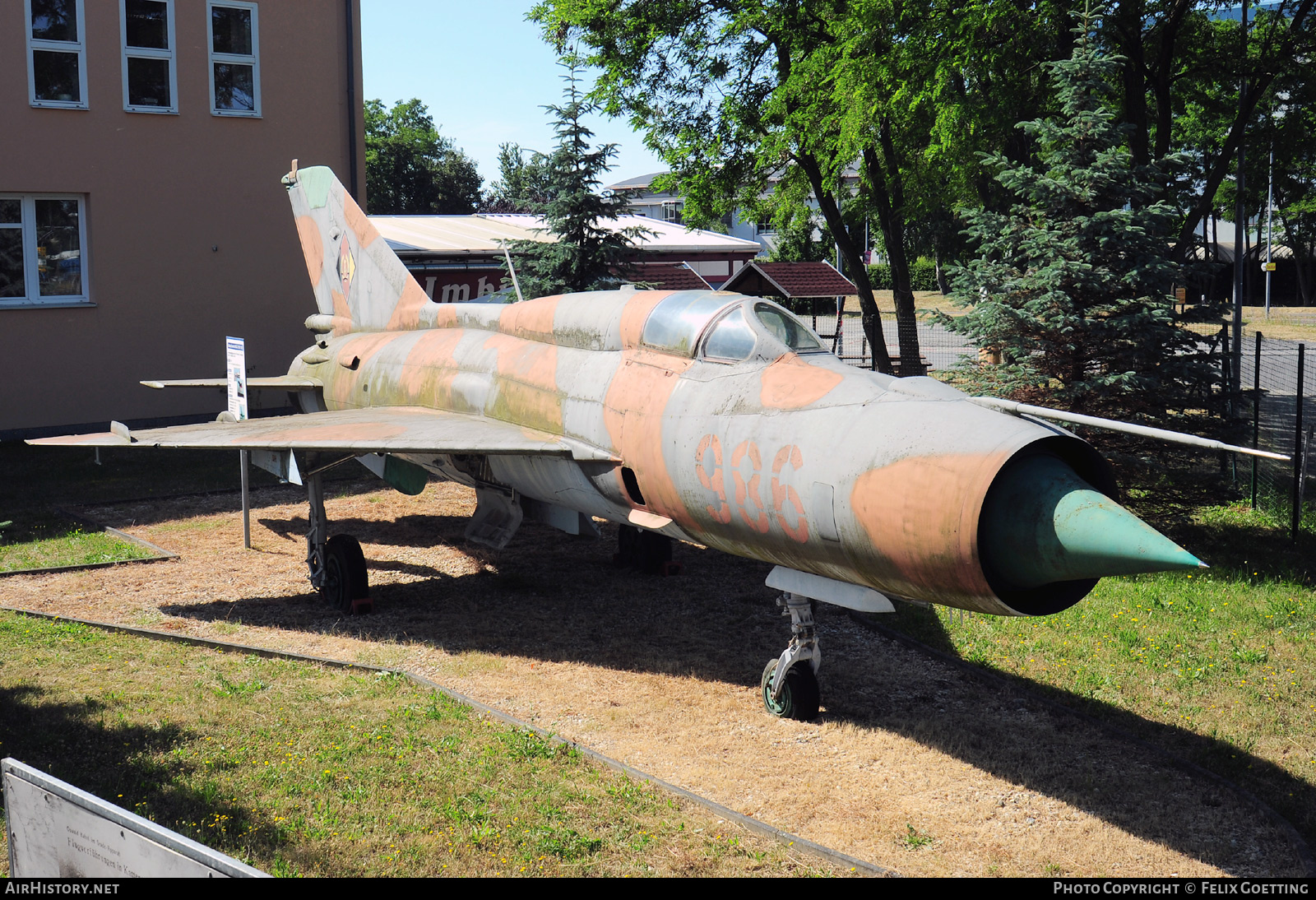 Aircraft Photo of 986 | Mikoyan-Gurevich MiG-21SPS-K | East Germany - Air Force | AirHistory.net #478132