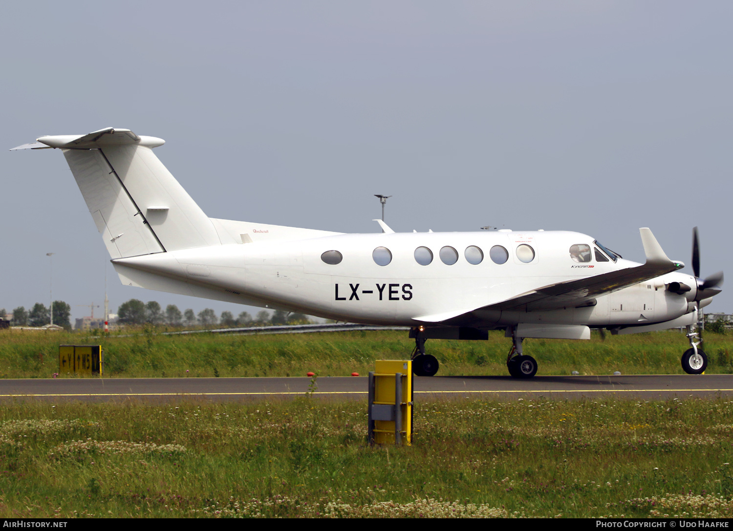 Aircraft Photo of LX-YES | Beechcraft 250 King Air (200GT) | AirHistory.net #478164