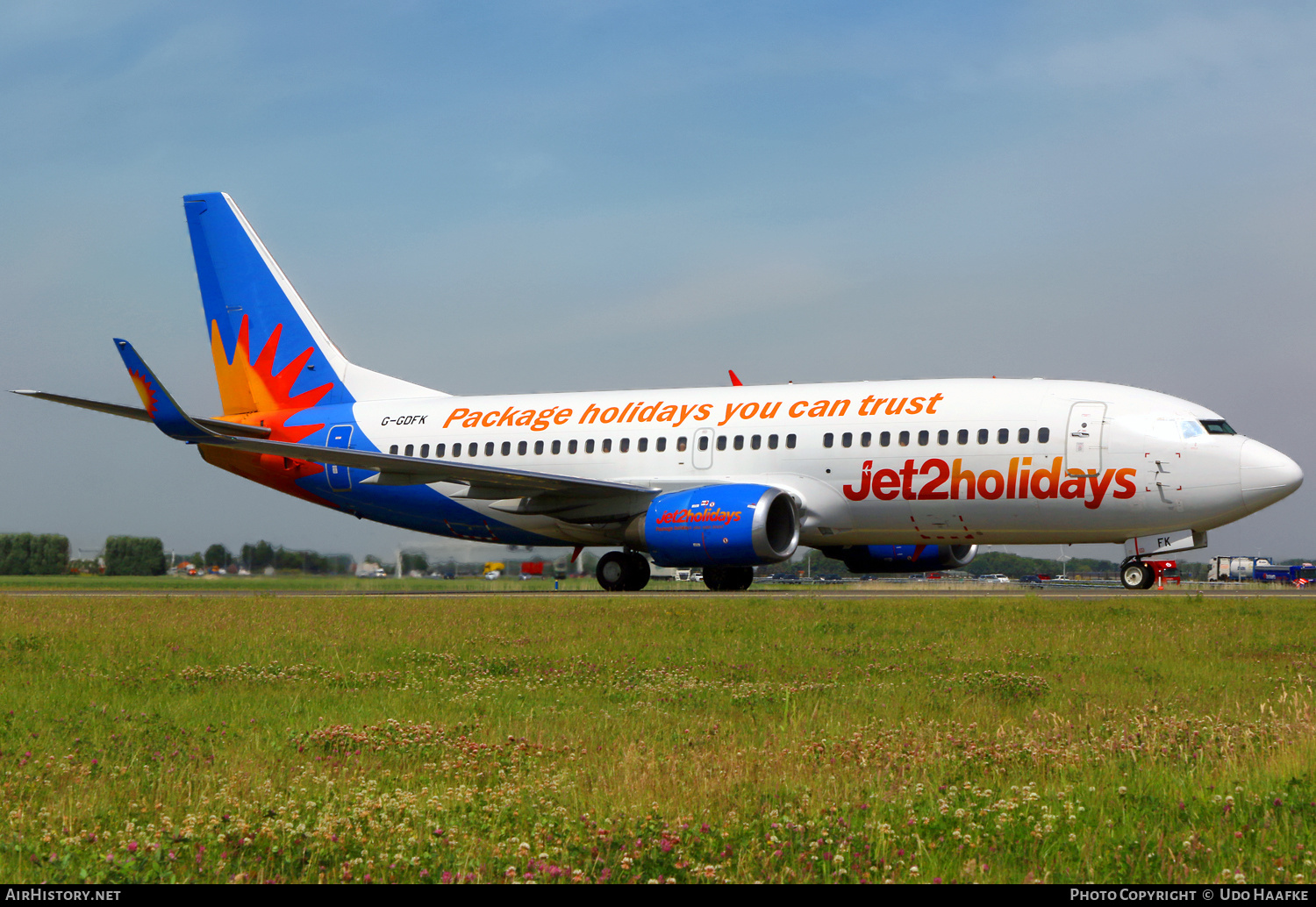 Aircraft Photo of G-GDFK | Boeing 737-36N | Jet2 Holidays | AirHistory.net #478490