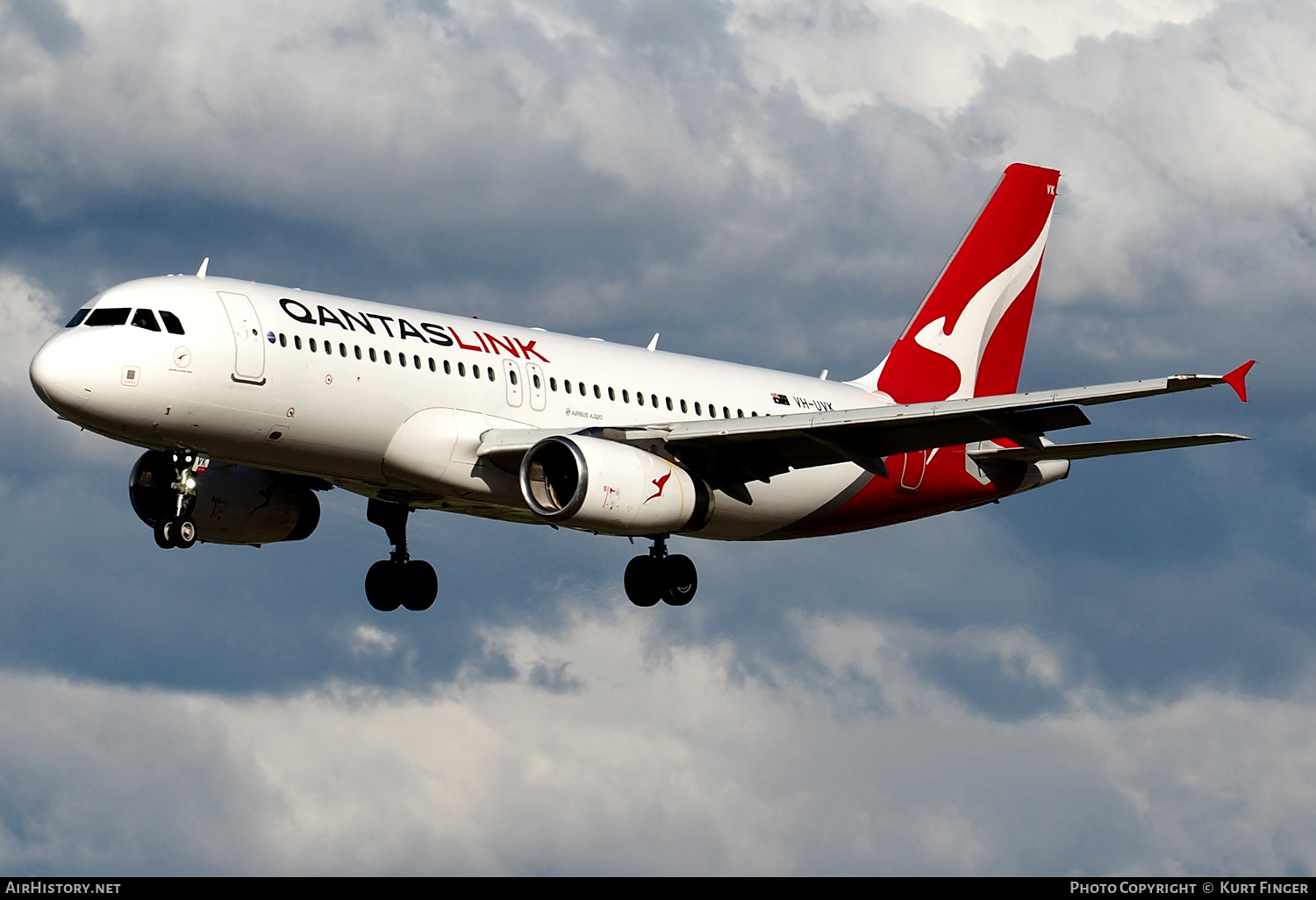 Aircraft Photo of VH-UVK | Airbus A320-232 | QantasLink | AirHistory.net #478747
