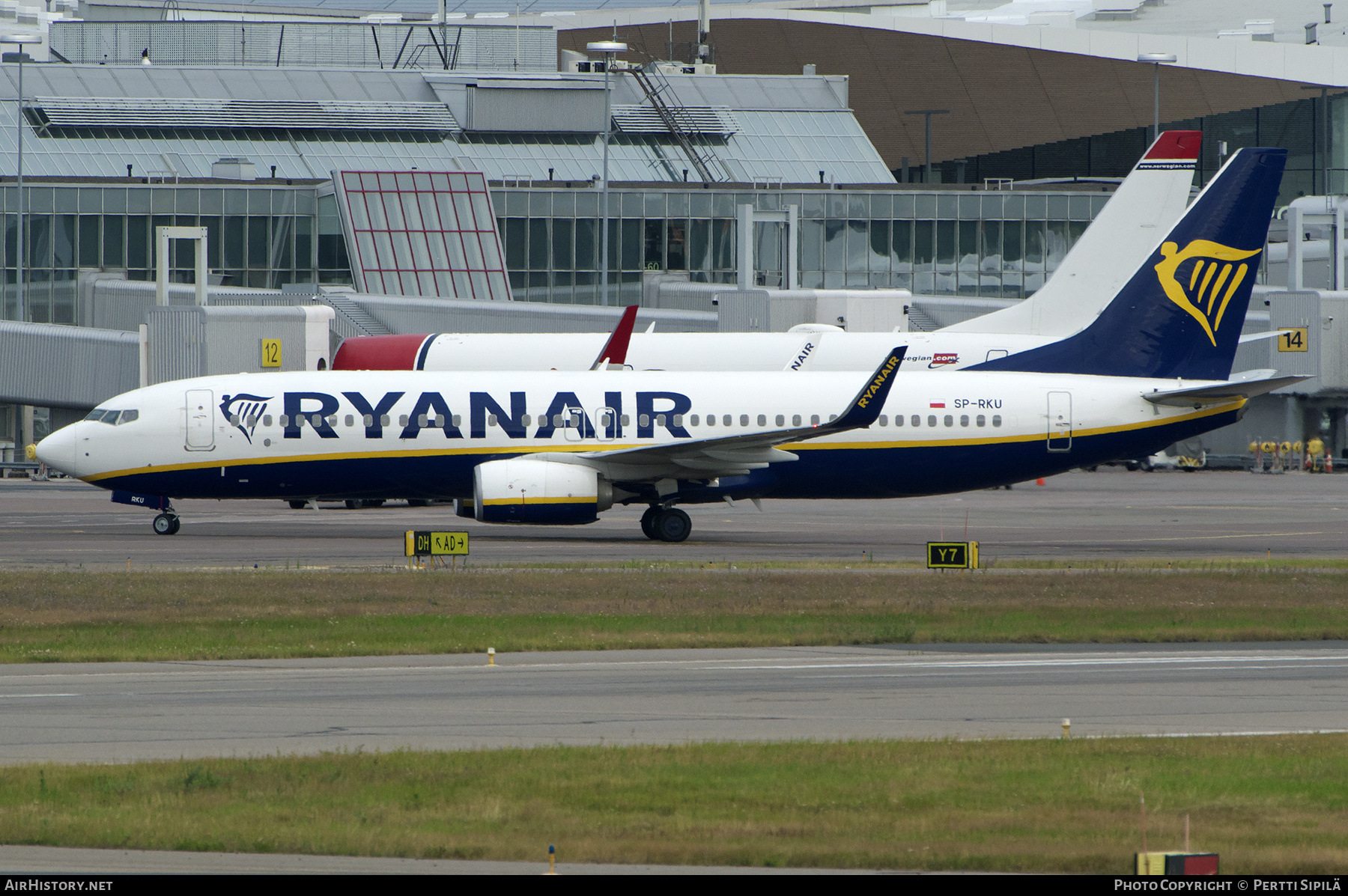 Aircraft Photo of SP-RKU | Boeing 737-800 | Ryanair | AirHistory.net #478814