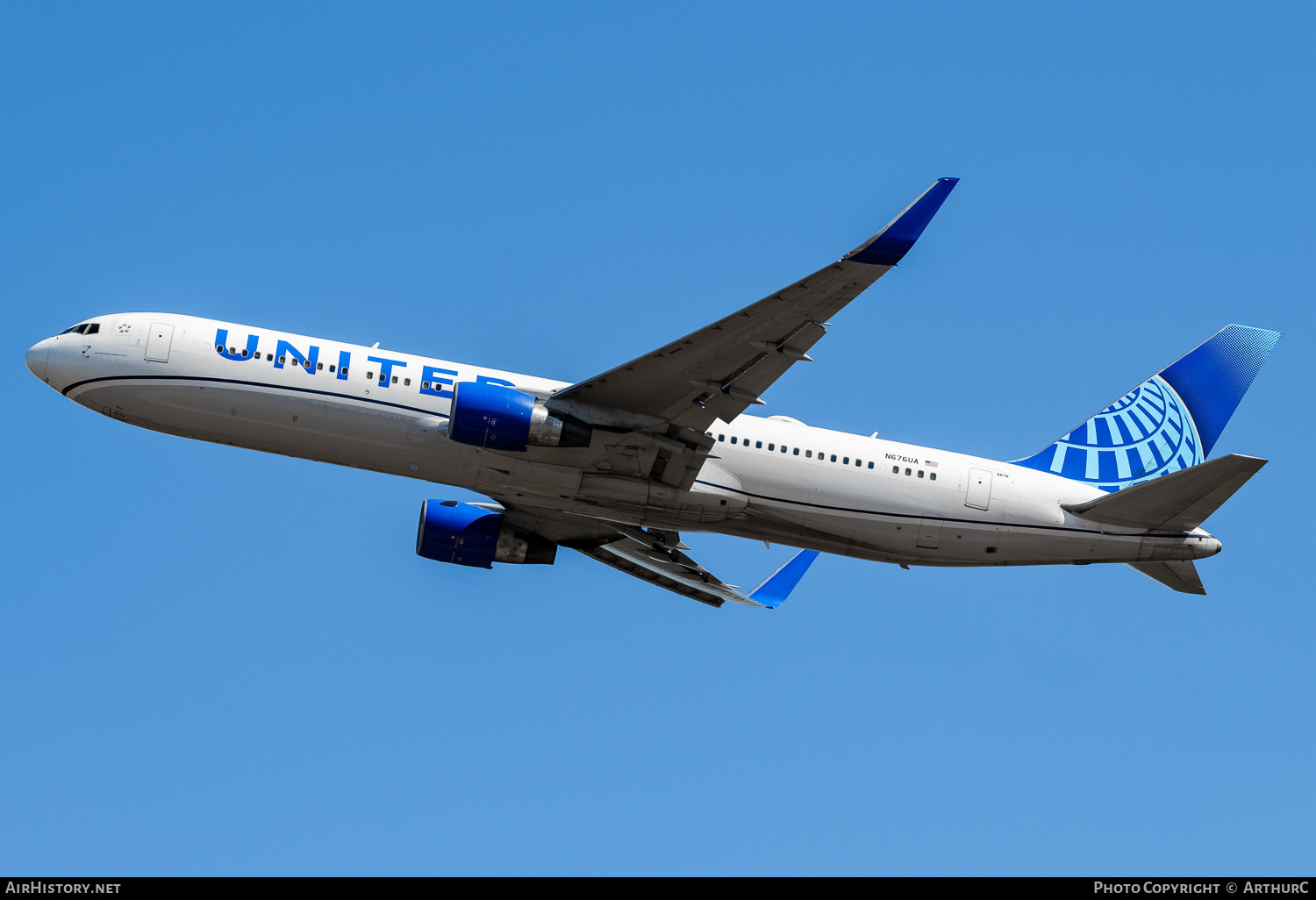 Aircraft Photo of N676UA | Boeing 767-322/ER | United Airlines | AirHistory.net #478984