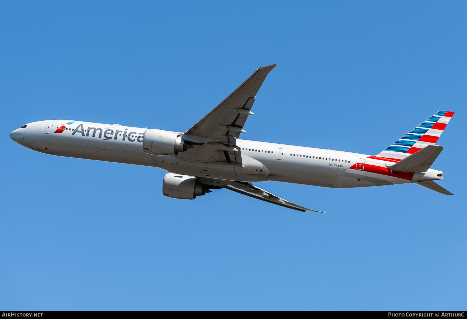Aircraft Photo of N718AN | Boeing 777-323/ER | American Airlines | AirHistory.net #478989