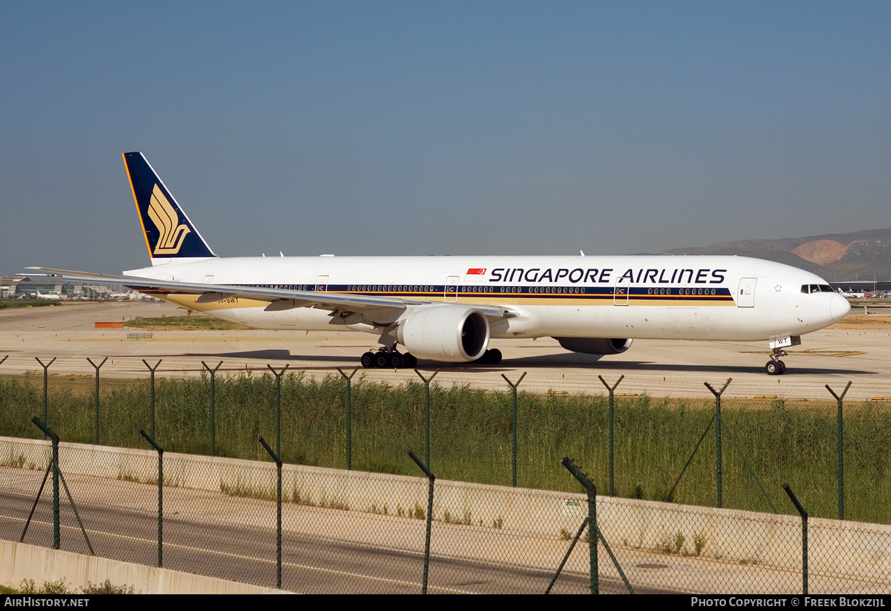 Aircraft Photo of 9V-SWT | Boeing 777-312/ER | Singapore Airlines | AirHistory.net #479182