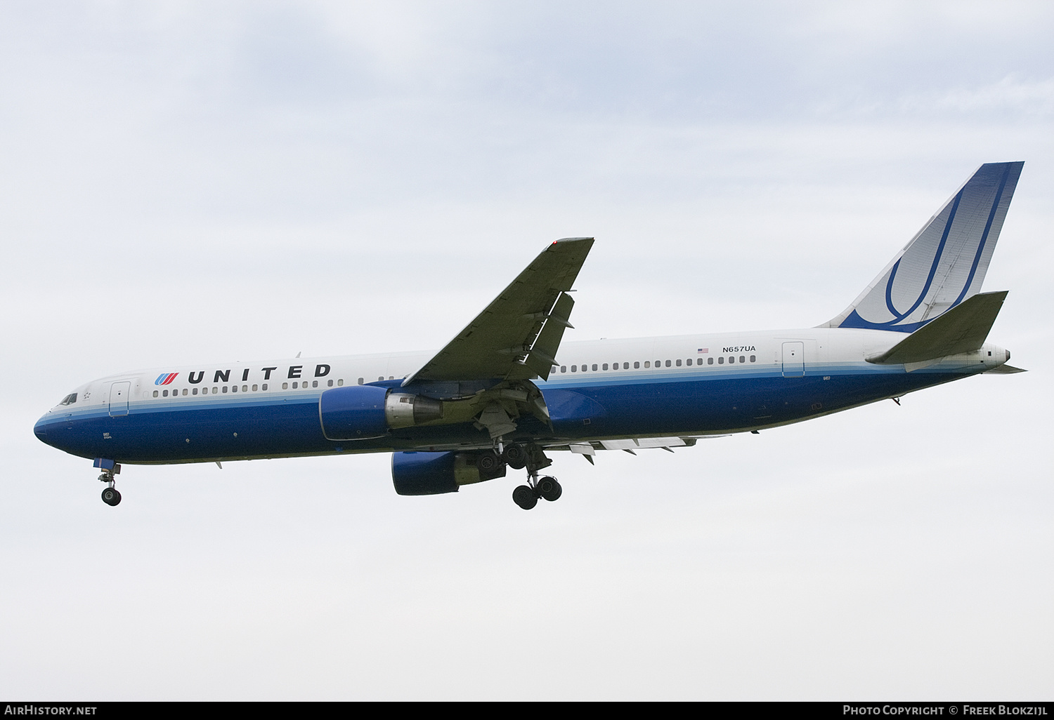 Aircraft Photo of N657UA | Boeing 767-322/ER | United Airlines | AirHistory.net #479235