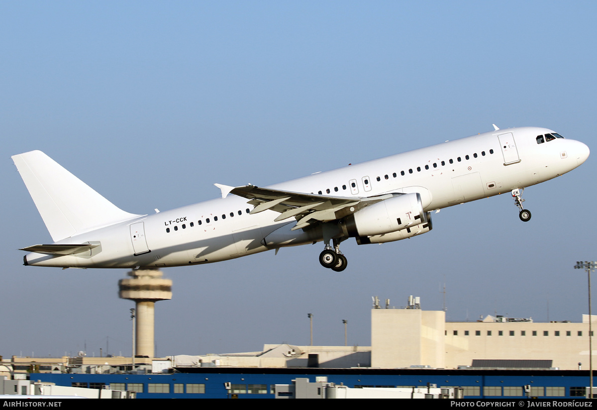 Aircraft Photo of LY-CCK | Airbus A320-232 | AirHistory.net #479431