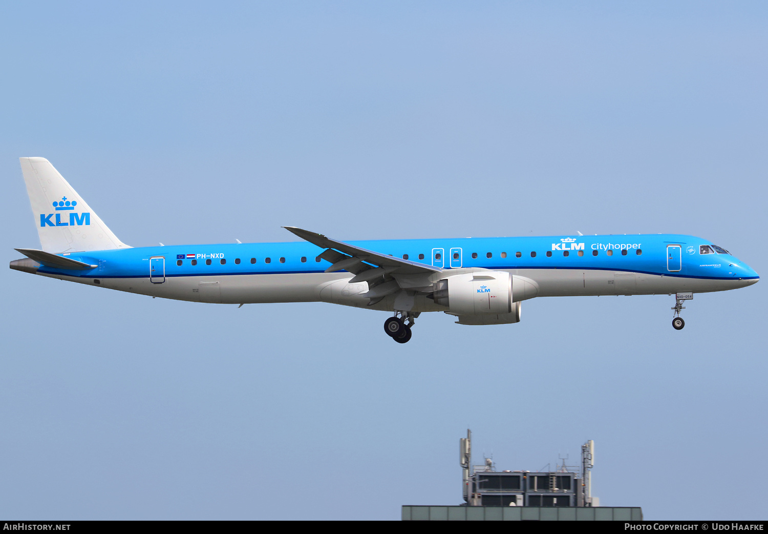 Aircraft Photo of PH-NXD | Embraer 195-E2 (ERJ-190-400) | KLM Cityhopper | AirHistory.net #479481