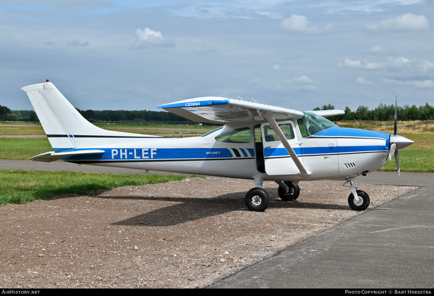 Aircraft Photo of PHLEF Cessna 182Q Skylane II 479559