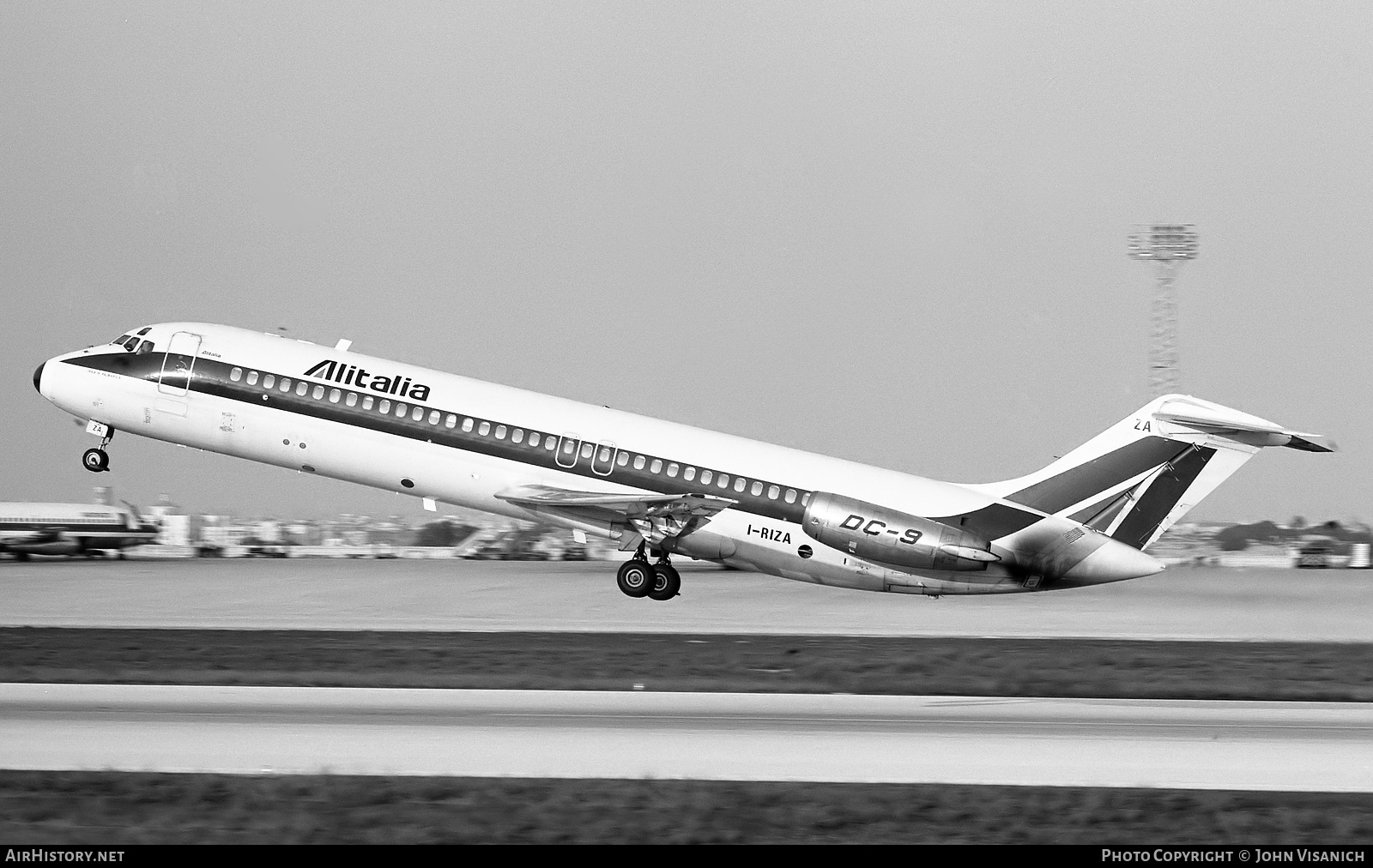 Aircraft Photo of I-RIZA | McDonnell Douglas DC-9-32 | Alitalia | AirHistory.net #479653