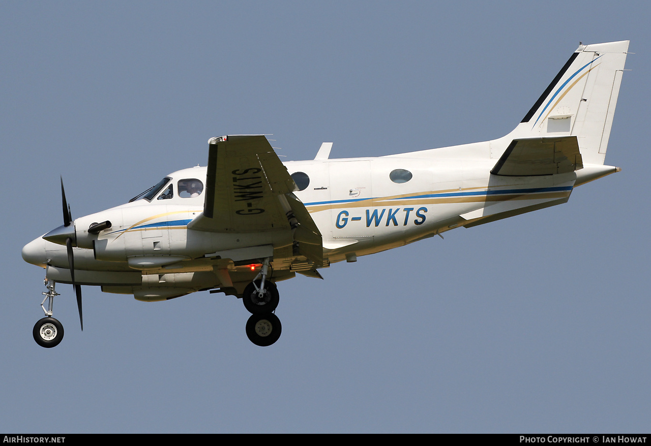 Aircraft Photo of G-WKTS | Beech E90 King Air | AirHistory.net #479804