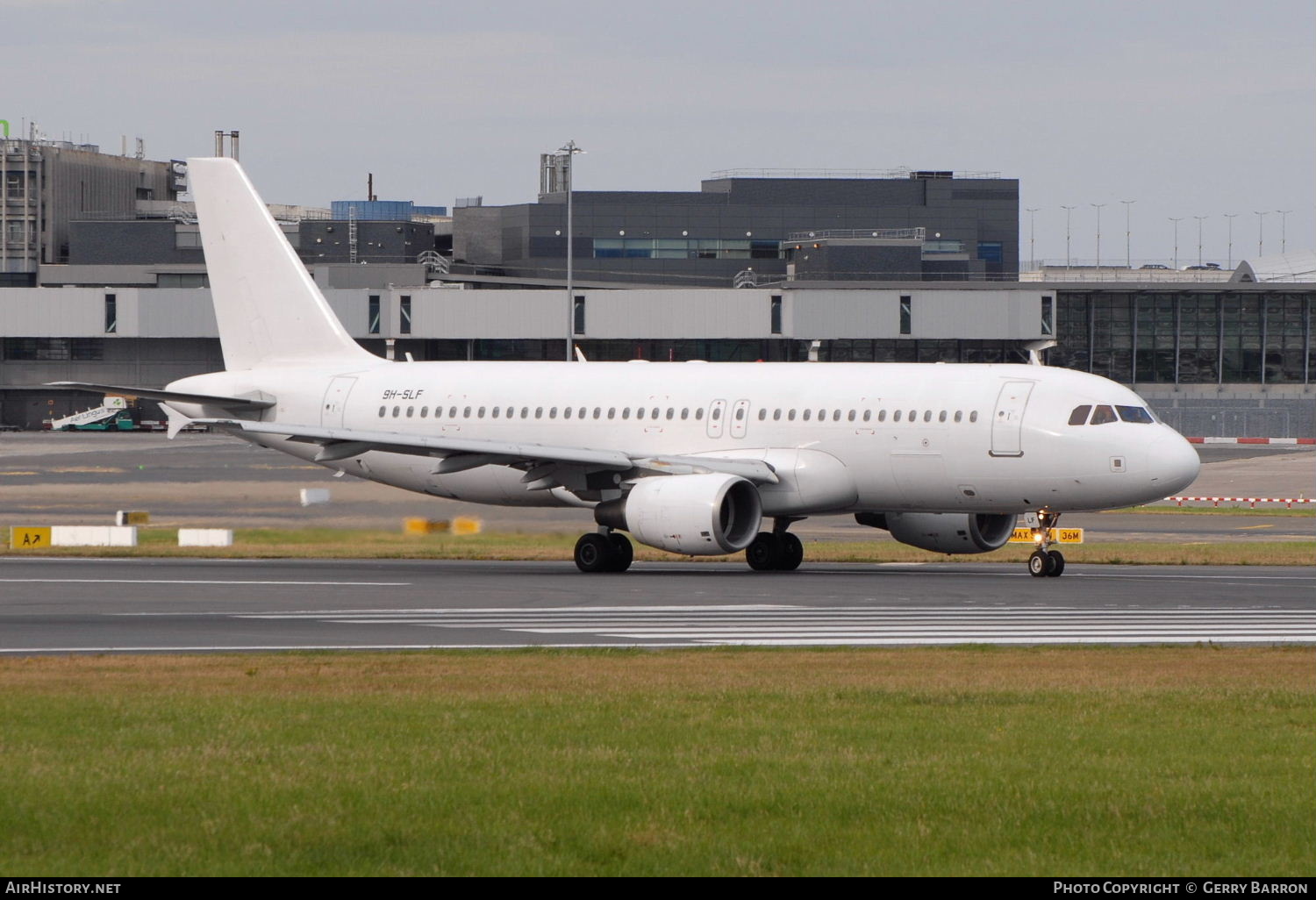 Aircraft Photo of 9H-SLF | Airbus A320-214 | AirHistory.net #479932