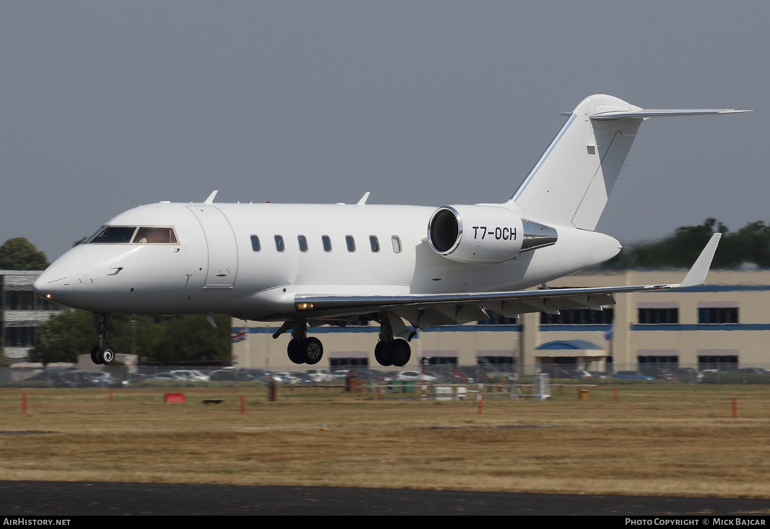 Aircraft Photo of T7-OCH | Bombardier Challenger 605 (CL-600-2B16) | AirHistory.net #479976