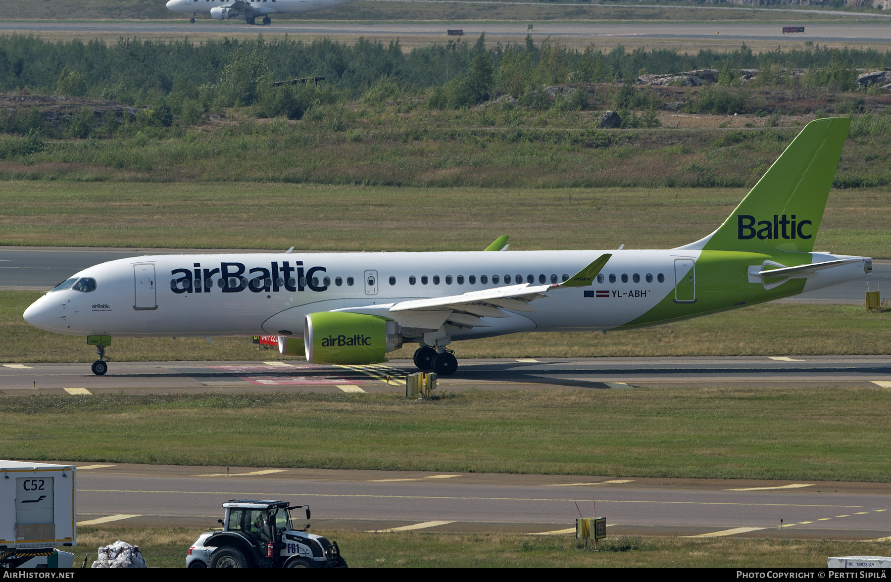 Aircraft Photo of YL-ABH | Airbus A220-371 (BD-500-1A11) | AirBaltic | AirHistory.net #480084