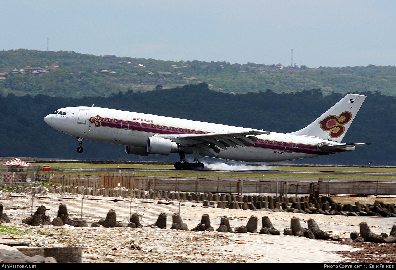 Aircraft Photo of HS-TAP | Airbus A300B4-622R | Thai Airways International | AirHistory.net #480127