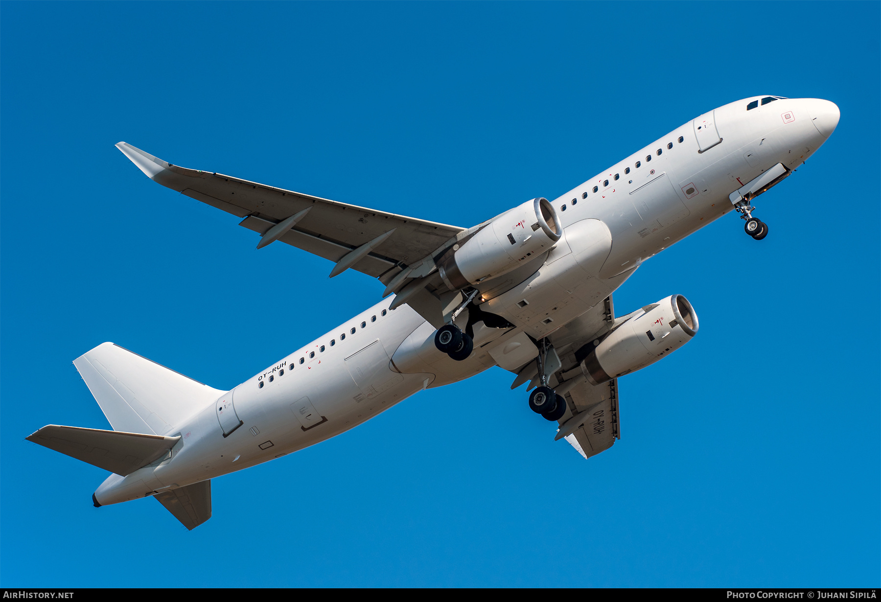 Aircraft Photo of OY-RUH | Airbus A320-232 | AirHistory.net #480241