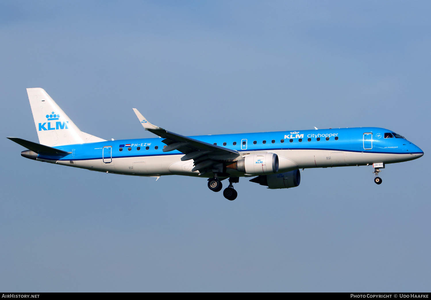 Aircraft Photo of PH-EZW | Embraer 190STD (ERJ-190-100STD) | KLM Cityhopper | AirHistory.net #480308