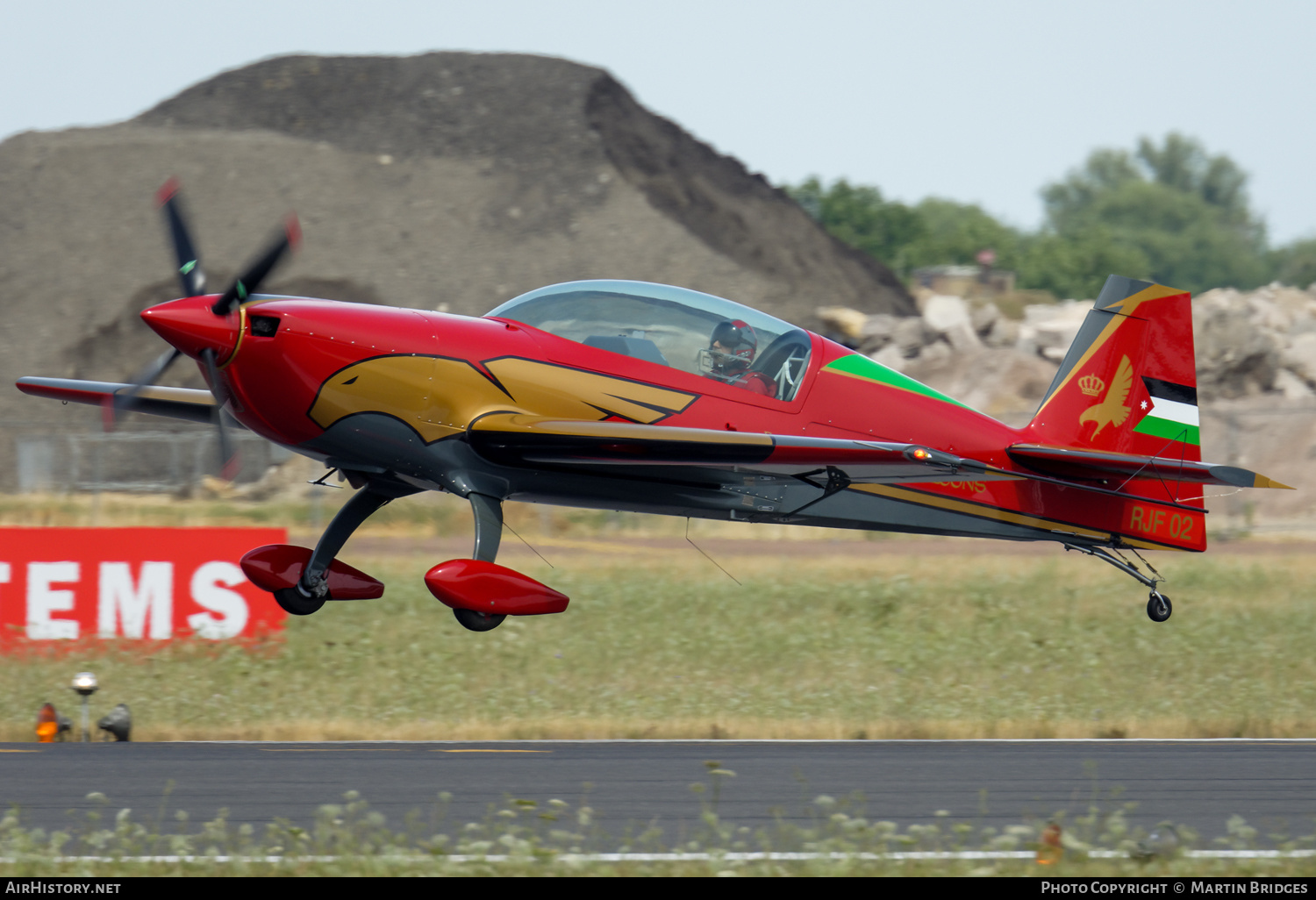 Aircraft Photo of RJF02 | Extra EA-330LX | Royal Jordanian Falcons | AirHistory.net #480341