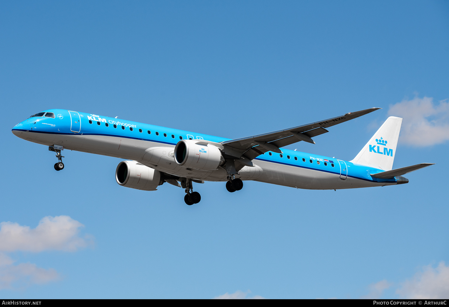 Aircraft Photo of PH-NXC | Embraer 195-E2 (ERJ-190-400) | KLM Cityhopper | AirHistory.net #480482