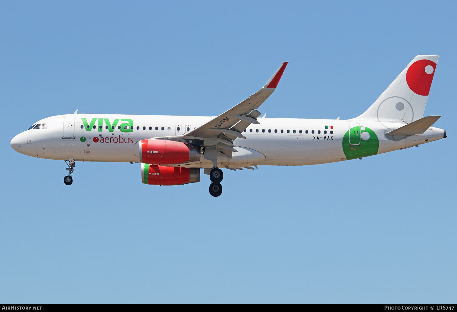 Aircraft Photo of XA-VAK | Airbus A320-232 | Viva Aerobús | AirHistory.net #480485