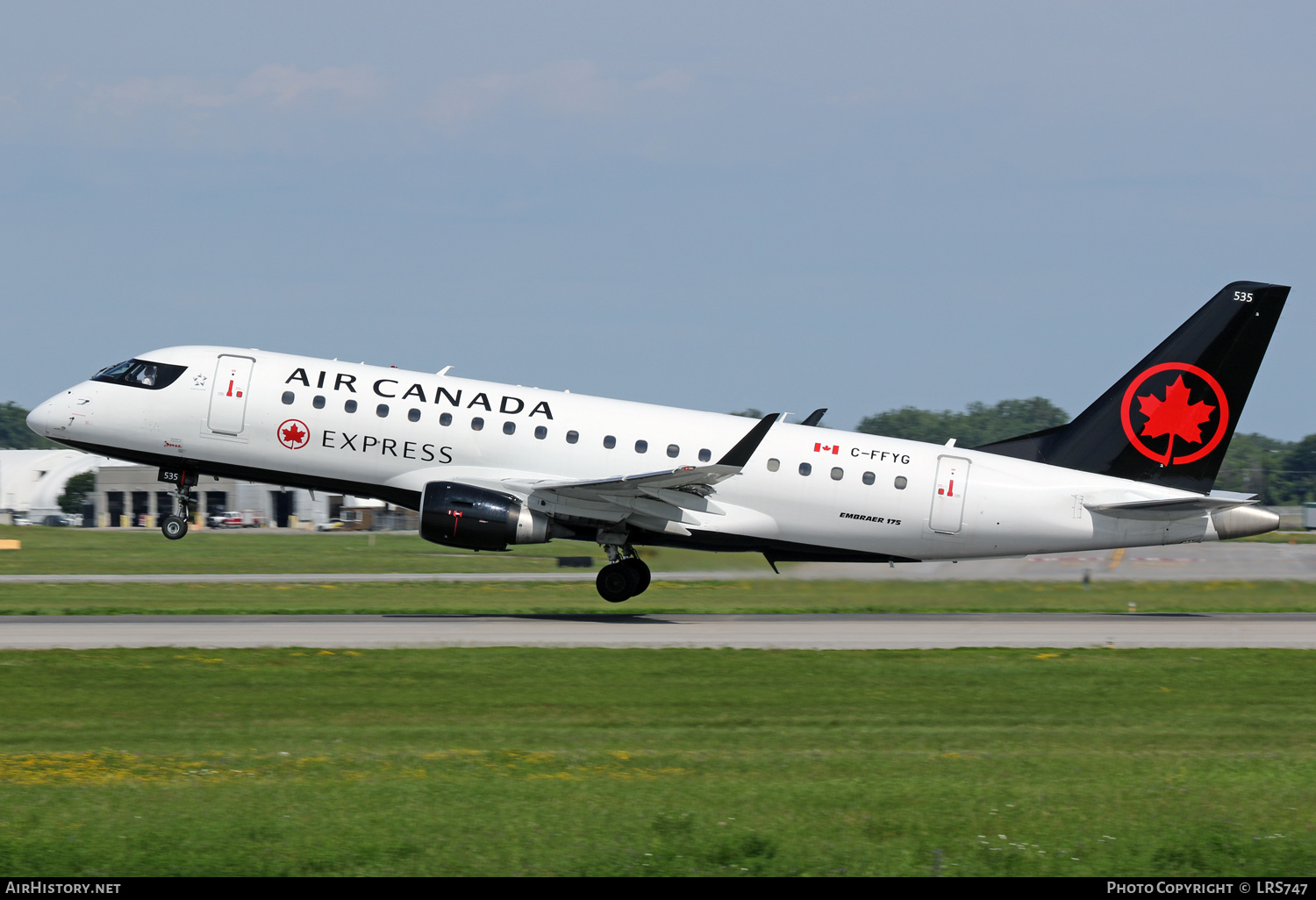 Aircraft Photo of C-FFYG | Embraer 175SU (ERJ-170-200SU) | Air Canada Express | AirHistory.net #480536