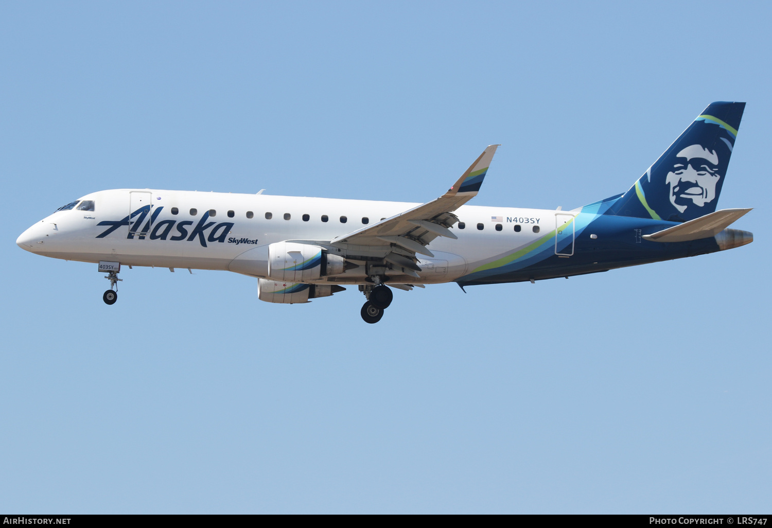 Aircraft Photo of N403SY | Embraer 175LR (ERJ-170-200LR) | Alaska Airlines | AirHistory.net #480569