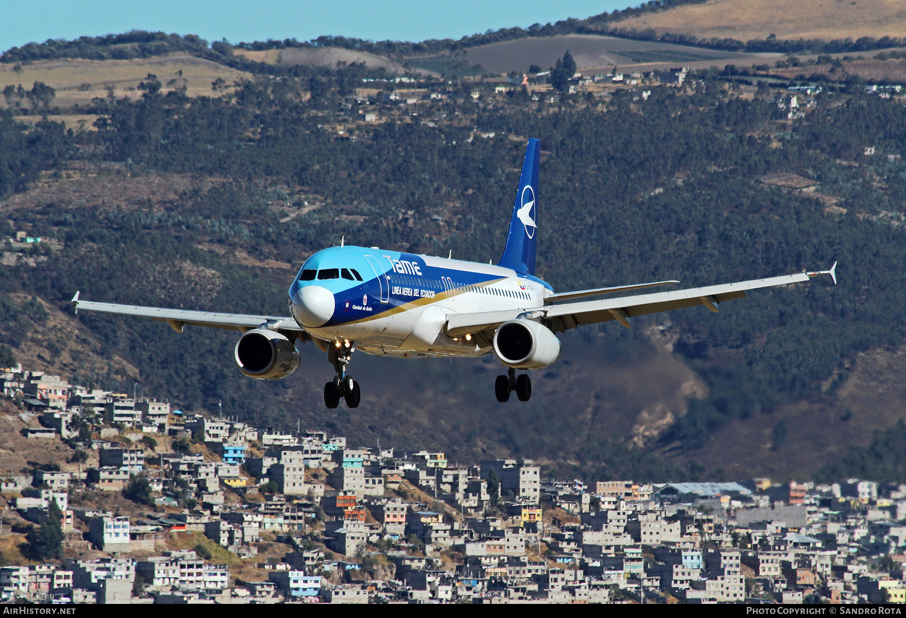Aircraft Photo of HC-CGW | Airbus A320-233 | TAME Línea Aérea del Ecuador | AirHistory.net #480690