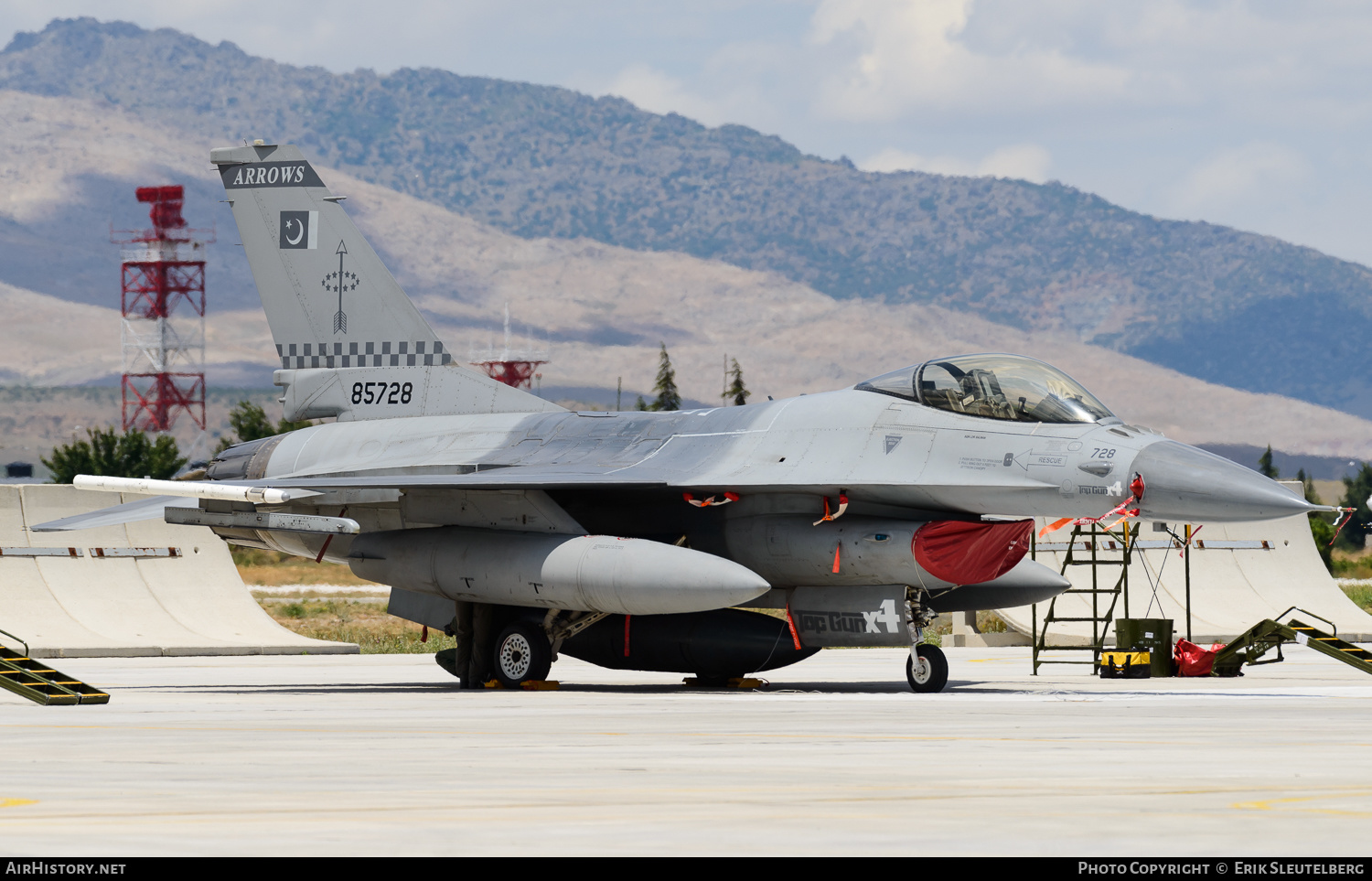 Aircraft Photo of 85728 | General Dynamics F-16A Fighting Falcon | Pakistan - Air Force | AirHistory.net #480830