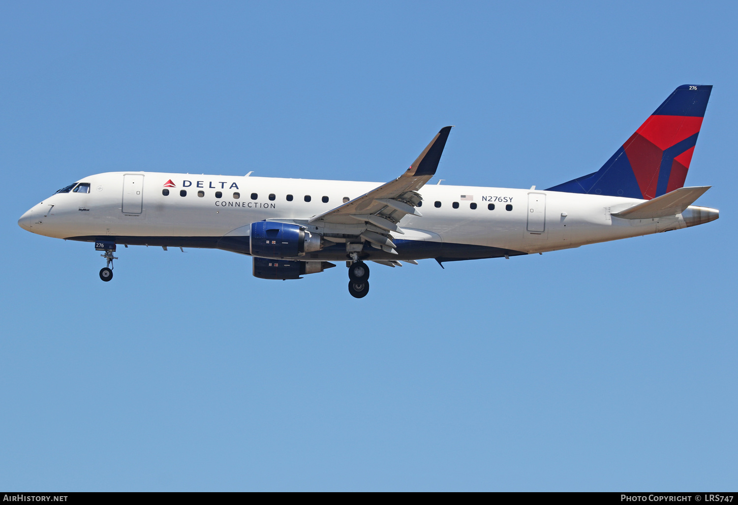 Aircraft Photo of N276SY | Embraer 175LR (ERJ-170-200LR) | Delta Connection | AirHistory.net #480930