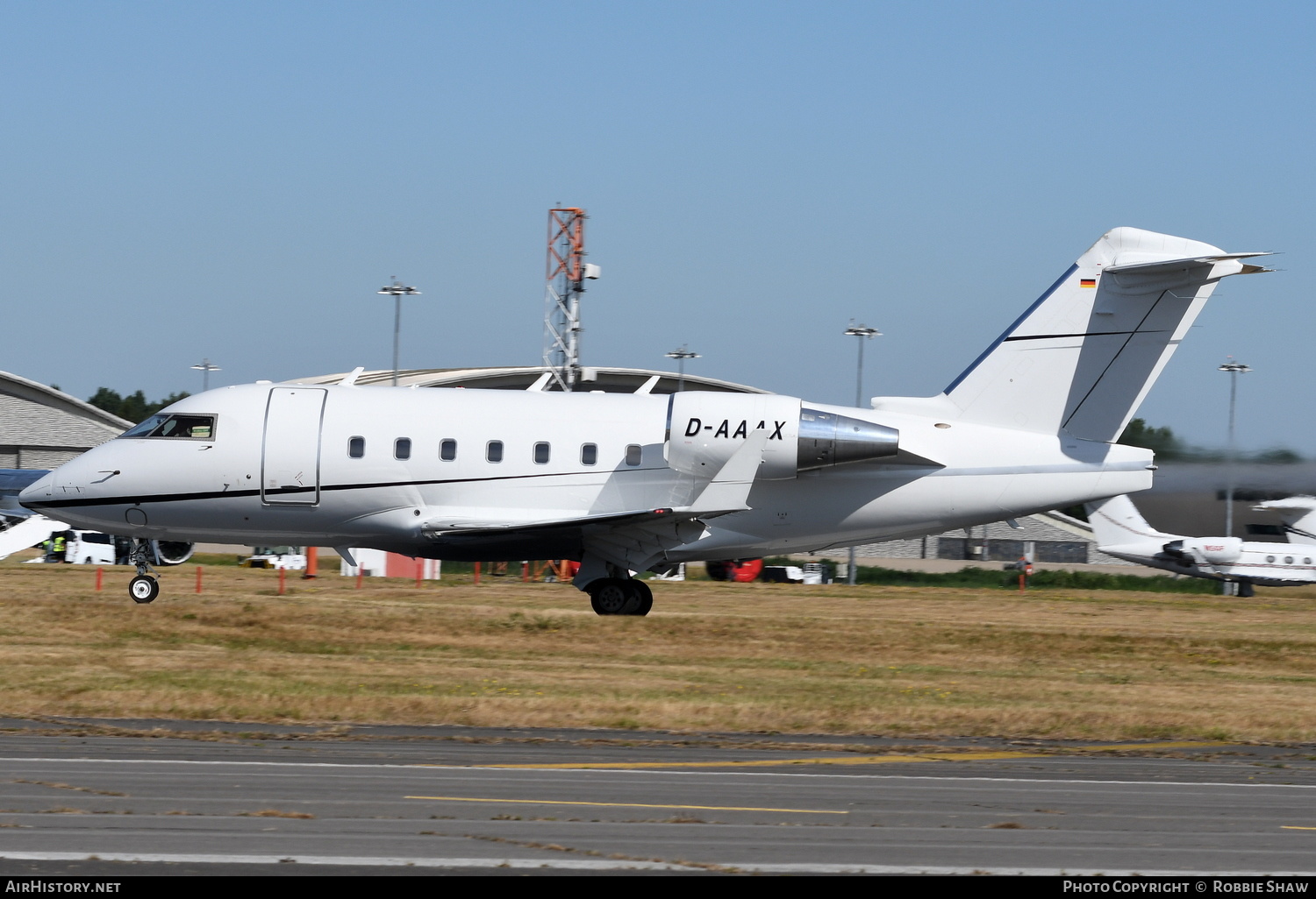 Aircraft Photo of D-AAAX | Bombardier Challenger 604 (CL-600-2B16) | AirHistory.net #480985