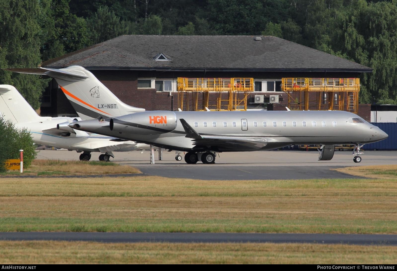 Aircraft Photo of LX-NST | Bombardier Global 6000 (BD-700-1A10) | AirHistory.net #481088
