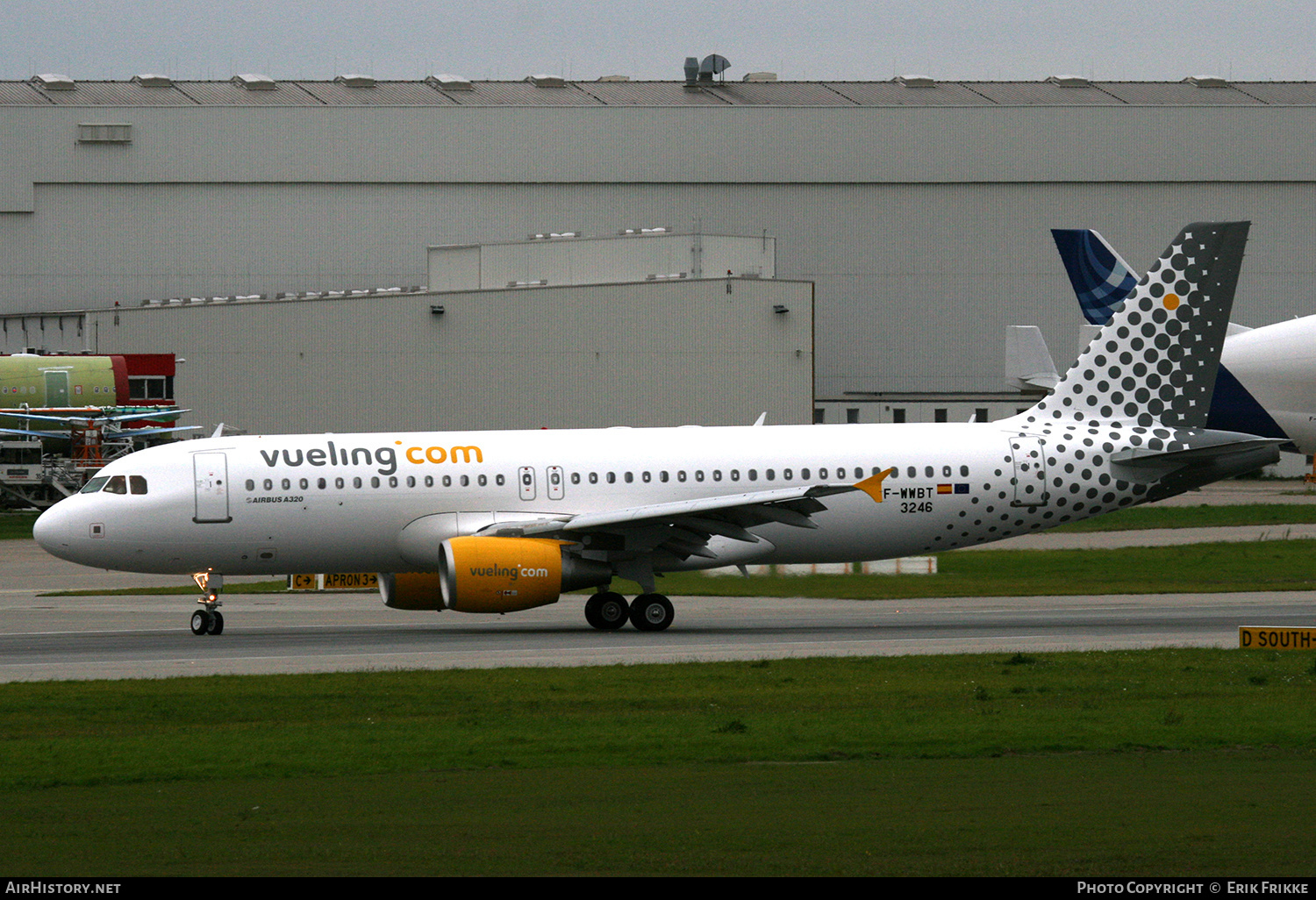 Aircraft Photo of F-WWBT | Airbus A320-214 | Vueling Airlines | AirHistory.net #481190
