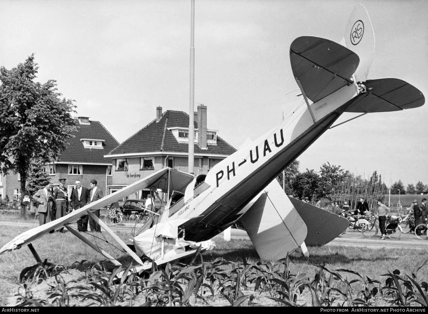 Aircraft Photo of PH-UAU | De Havilland D.H. 82A Tiger Moth II | Rijksluchtvaartschool - RLS | AirHistory.net #481276