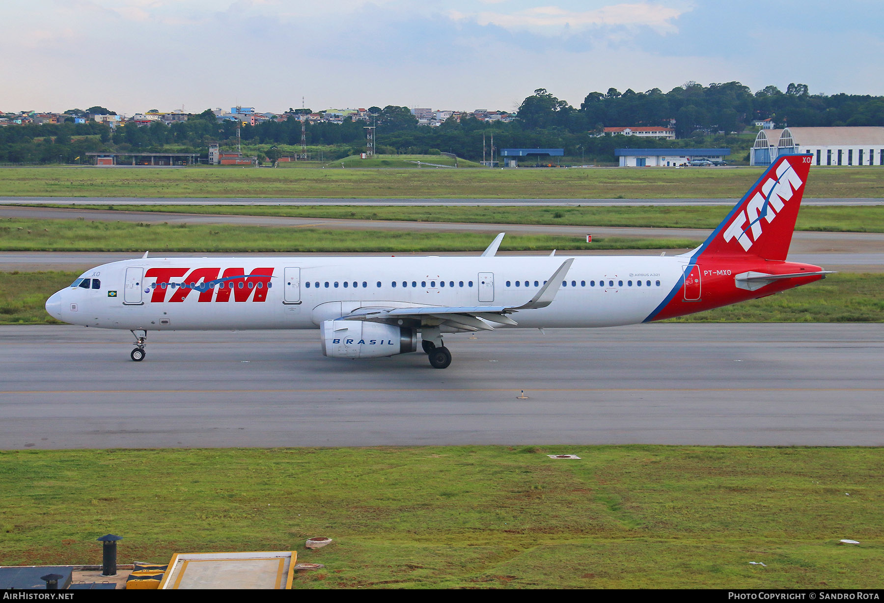 Aircraft Photo of PT-MXO | Airbus A321-231 | TAM Linhas Aéreas | AirHistory.net #481395