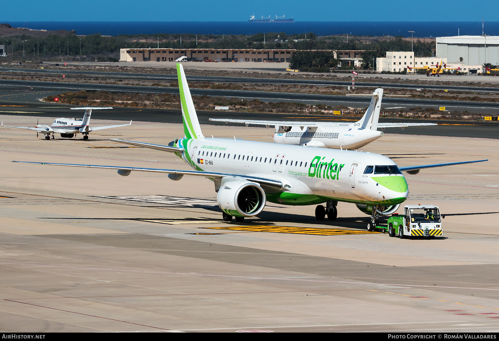 Aircraft Photo of EC-NHA | Embraer 195-E2 (ERJ-190-400) | Binter Canarias | AirHistory.net #481495