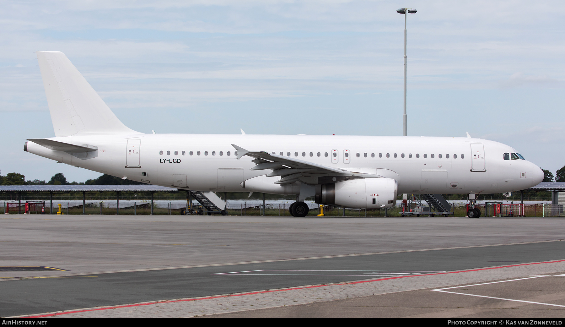 Aircraft Photo of LY-LGD | Airbus A320-232 | AirHistory.net #481555