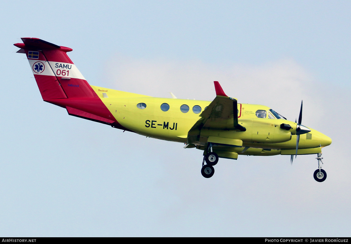 Aircraft Photo of SE-MJI | Beechcraft 250 King Air (200GT) | SAMU - Servicios de Asistencia Médica de Urgencias | AirHistory.net #481613