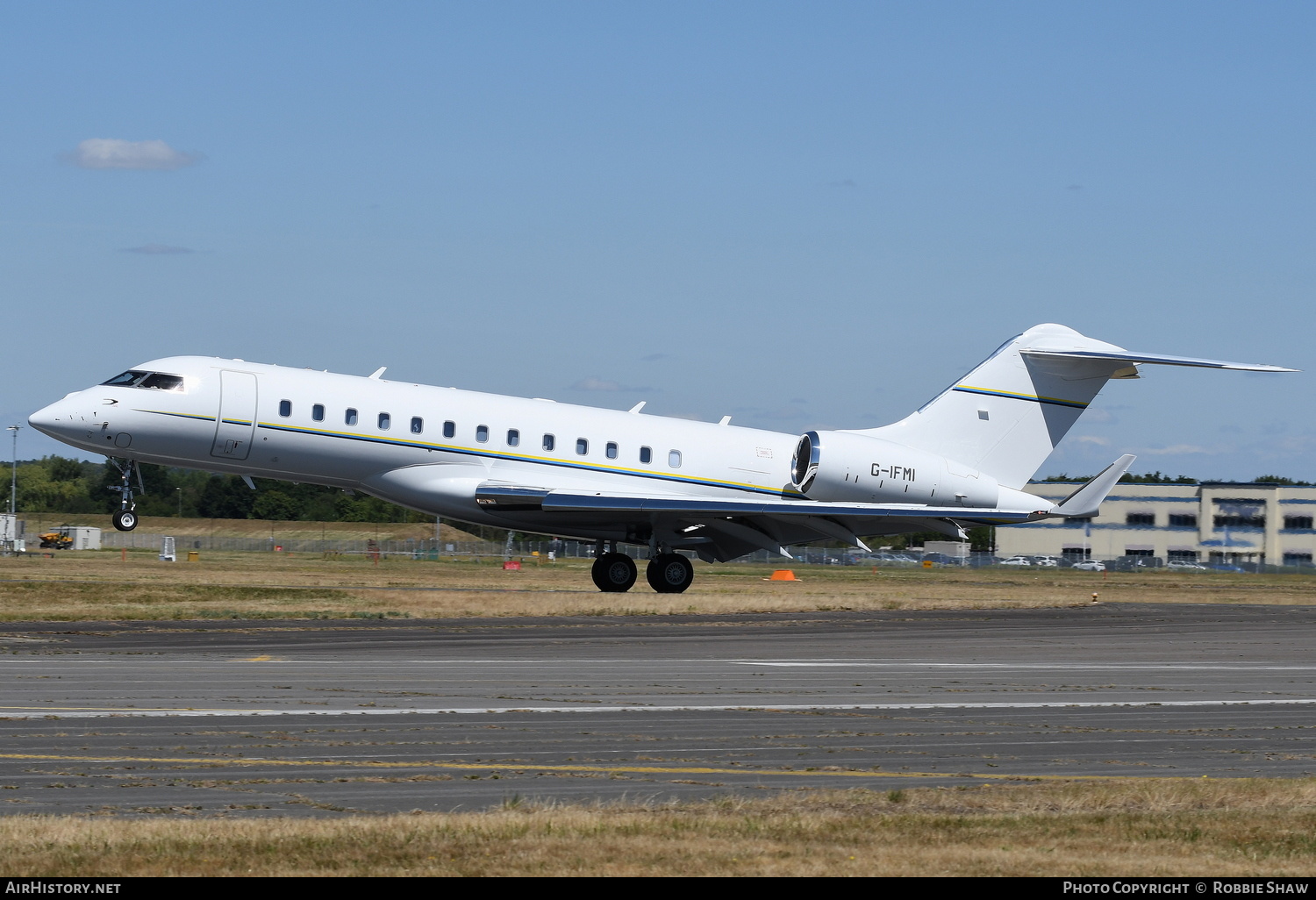 Aircraft Photo of G-IFMI | Bombardier Global 6500 (BD-700-1A10) | AirHistory.net #481623