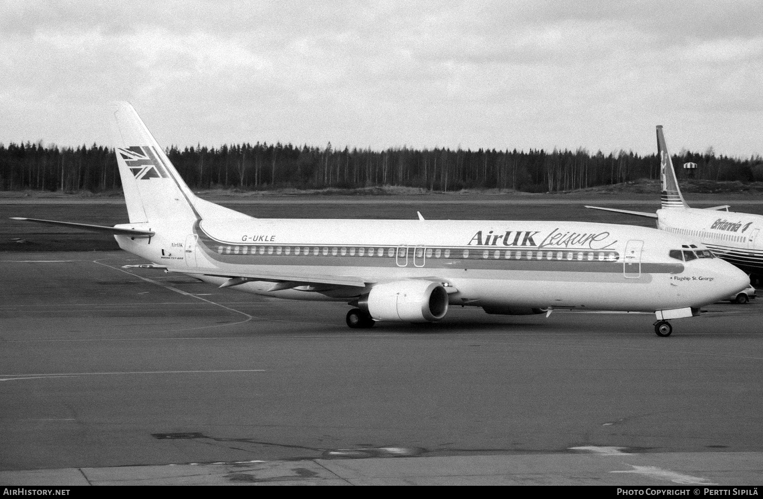 Aircraft Photo of G-UKLE | Boeing 737-4Y0 | Air UK Leisure | AirHistory.net #481624