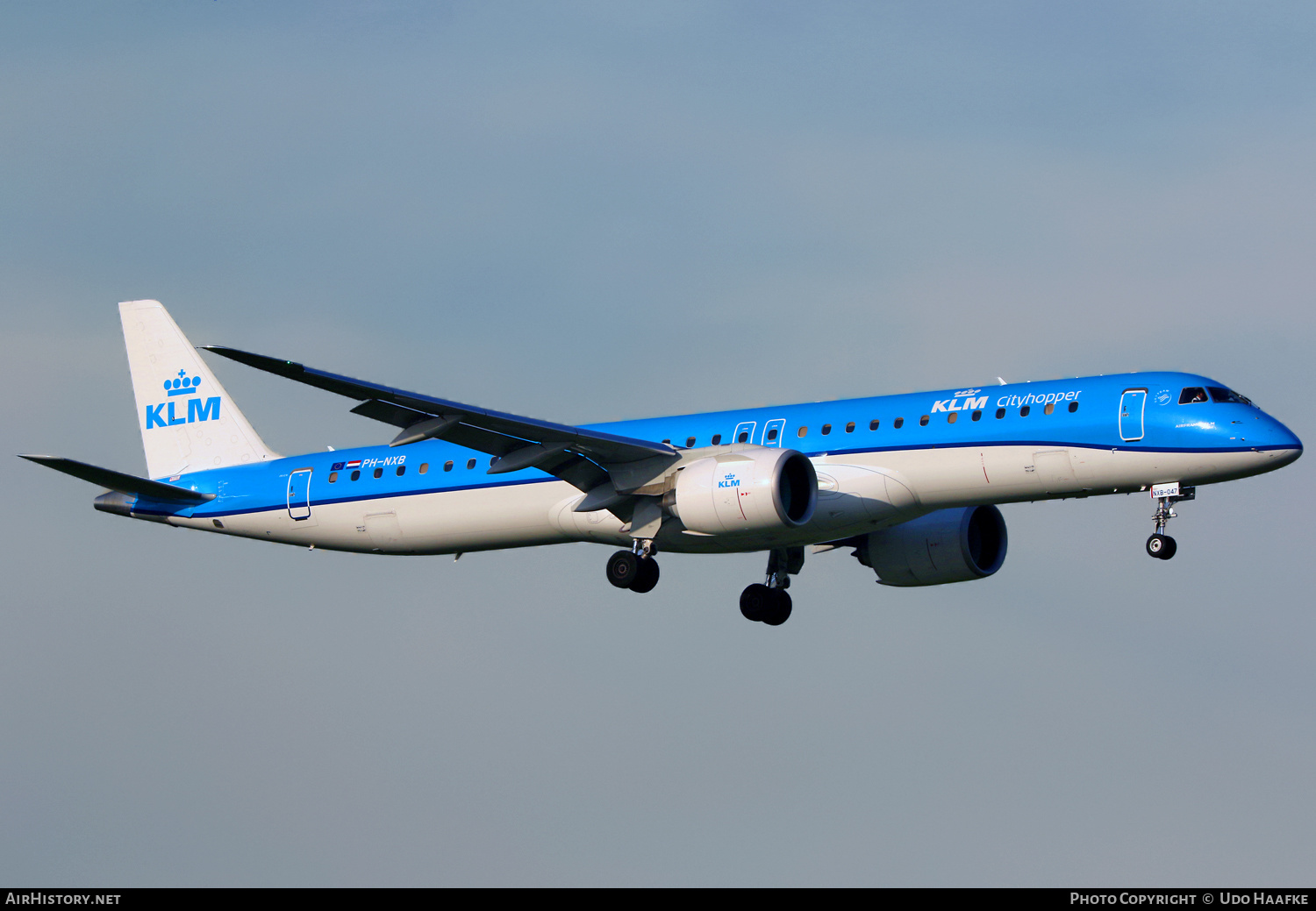 Aircraft Photo of PH-NXB | Embraer 195-E2 (ERJ-190-400) | KLM Cityhopper | AirHistory.net #481684