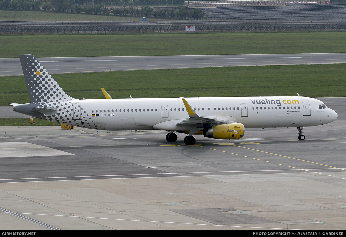 Aircraft Photo of EC-MGZ | Airbus A321-231 | Vueling Airlines | AirHistory.net #481703
