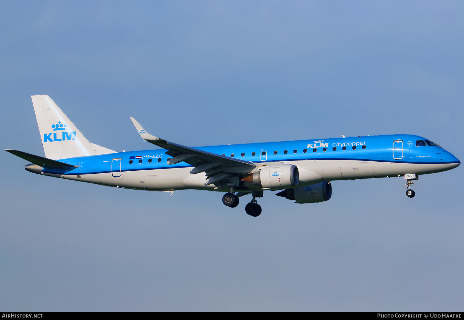 Aircraft Photo of PH-EZG | Embraer 190STD (ERJ-190-100STD) | KLM Cityhopper | AirHistory.net #481705